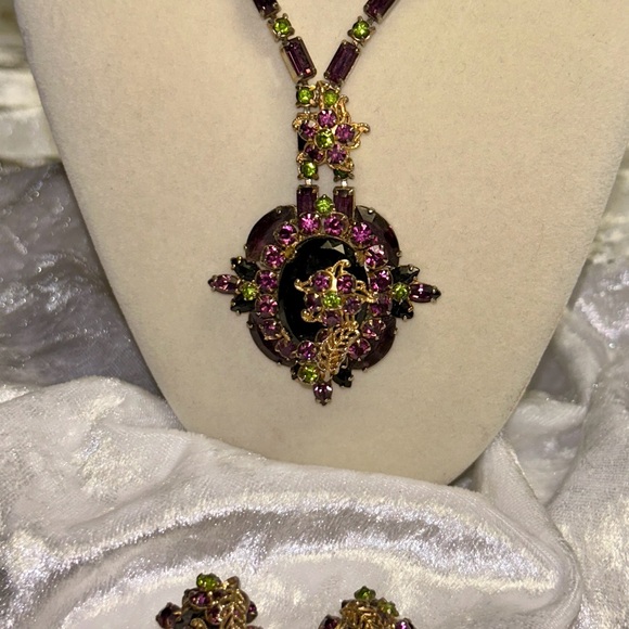 Juliana • Vintage • Necklace • Earrings • Gold Tone • Purple/ Green • Rhinestone - Picture 6 of 15